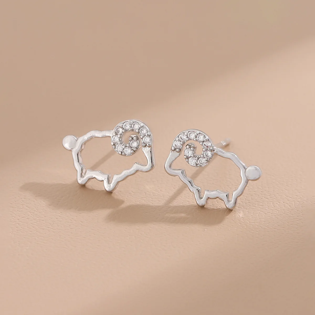 UiniTail Hot Selling New 925 Tibetan Silver Fashion Creative Set with Diamonds Temperament Little Sheep Animal Zodiac Earrings