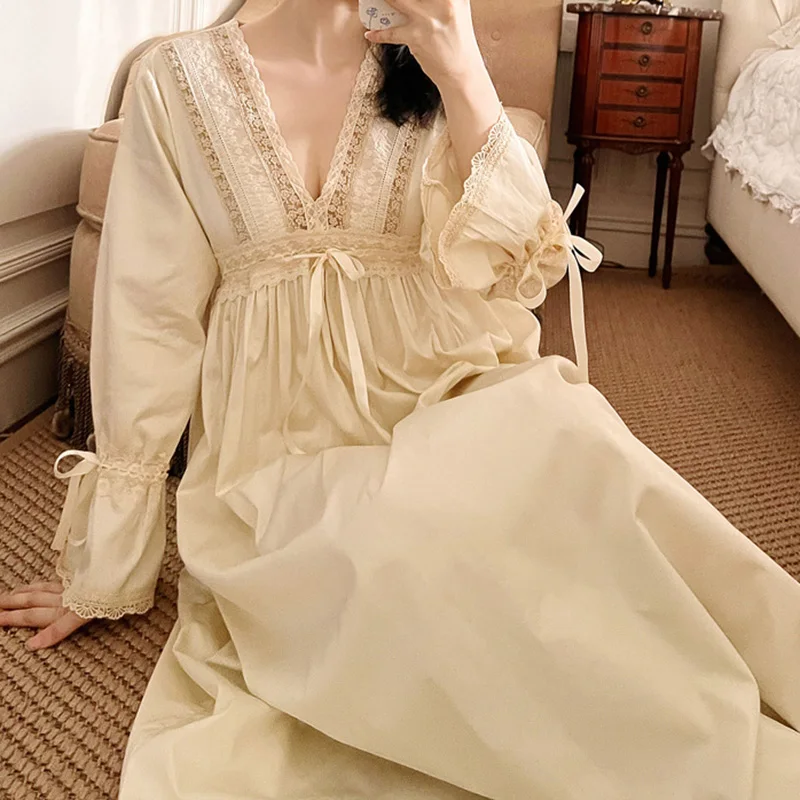 

French Retro Goddess Sexy Beautiful Nightgown Summer Sexy Antique Embroidery Palace Night Sleepwear for Women