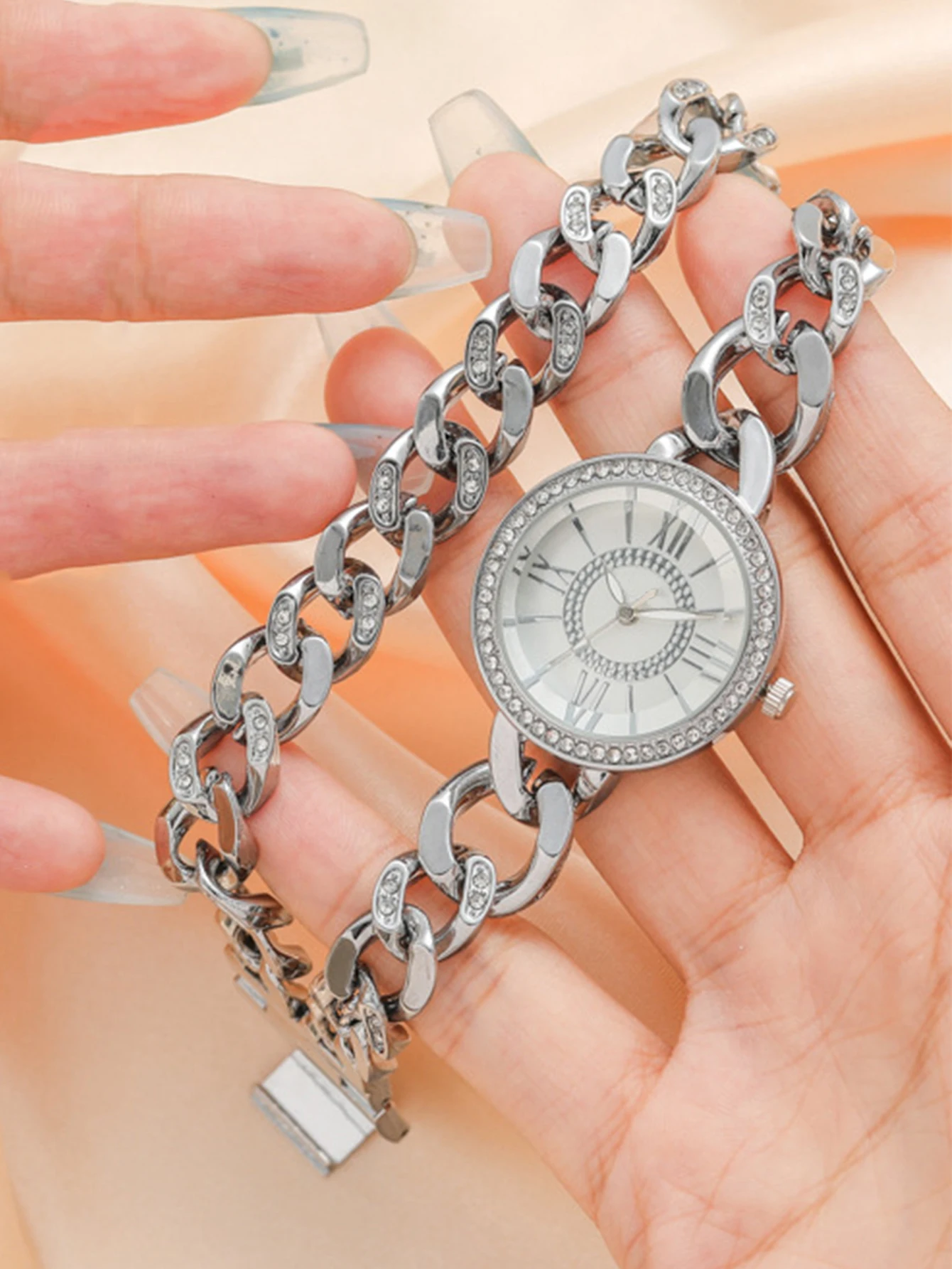 Women Fashion Simple Roman Dial Chain Bracelet Watch