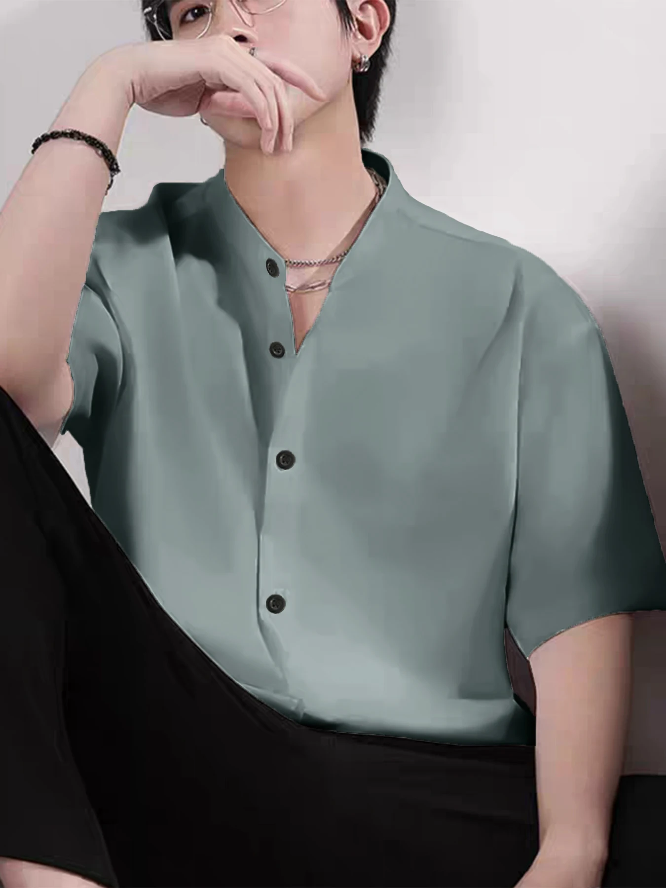 

Новая летняя модная повседневная рубашка с коротким рукавом и воротником-стойкой для мужчин, повседневная однотонная универсальная рубашка с коротким рукавом