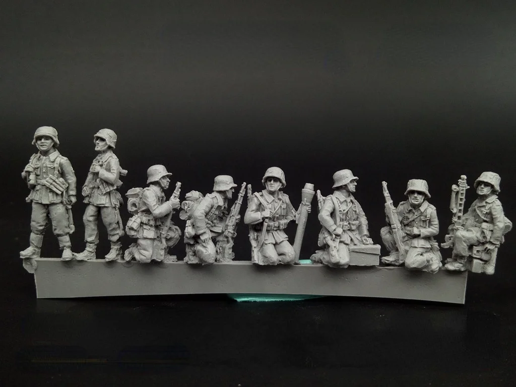 1/72 Scale Die-casting Resin Figure Vehicle Infantry 8-person Model Assembly Kit Unpainted Free Shipping
