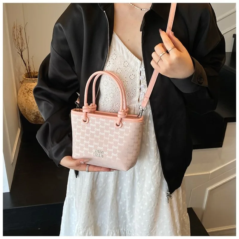 

Stylish Shoulder Bag For Women The Perfect Addition To Your Dinner And A Movie Night