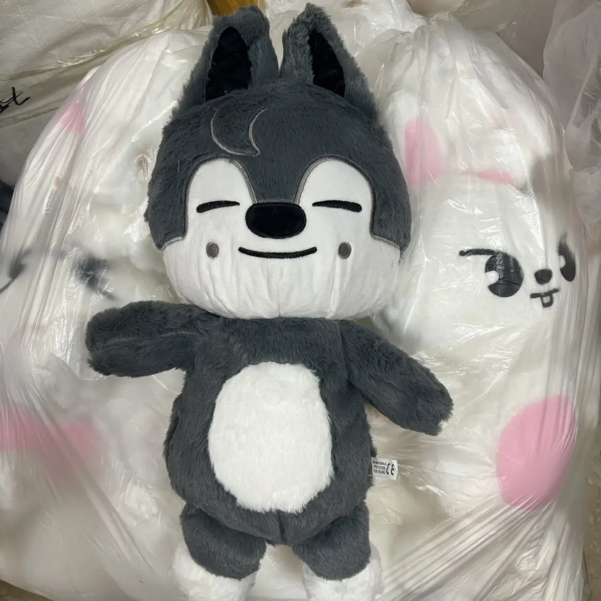 

SKZOO плюшевая подушка для объятий, кукла Тедди, плюшевая игрушка, подарок для фанатов, серия для детского сада, FM-неделя, плащ, кукла, волшебная школьная детская подарок на день рождения