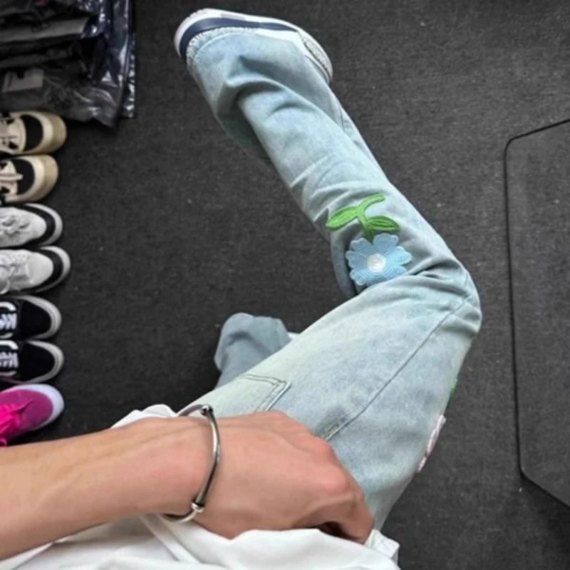 

Мужские синие джинсы из денима, зауженные прямые брюки с вышивкой, повседневные брюки для весны и осени, удобная посадка