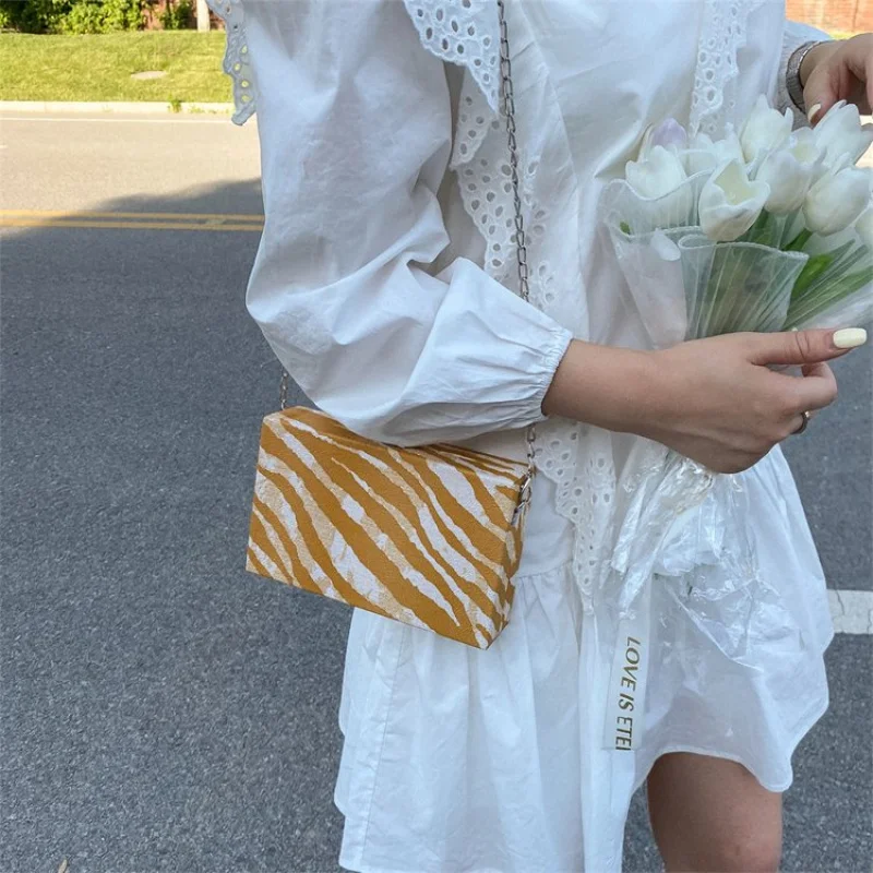 

Популярная классическая кожаная женская сумка-мессенджер, элитная брендовая модная элегантная повседневная винтажная пригородная сумка