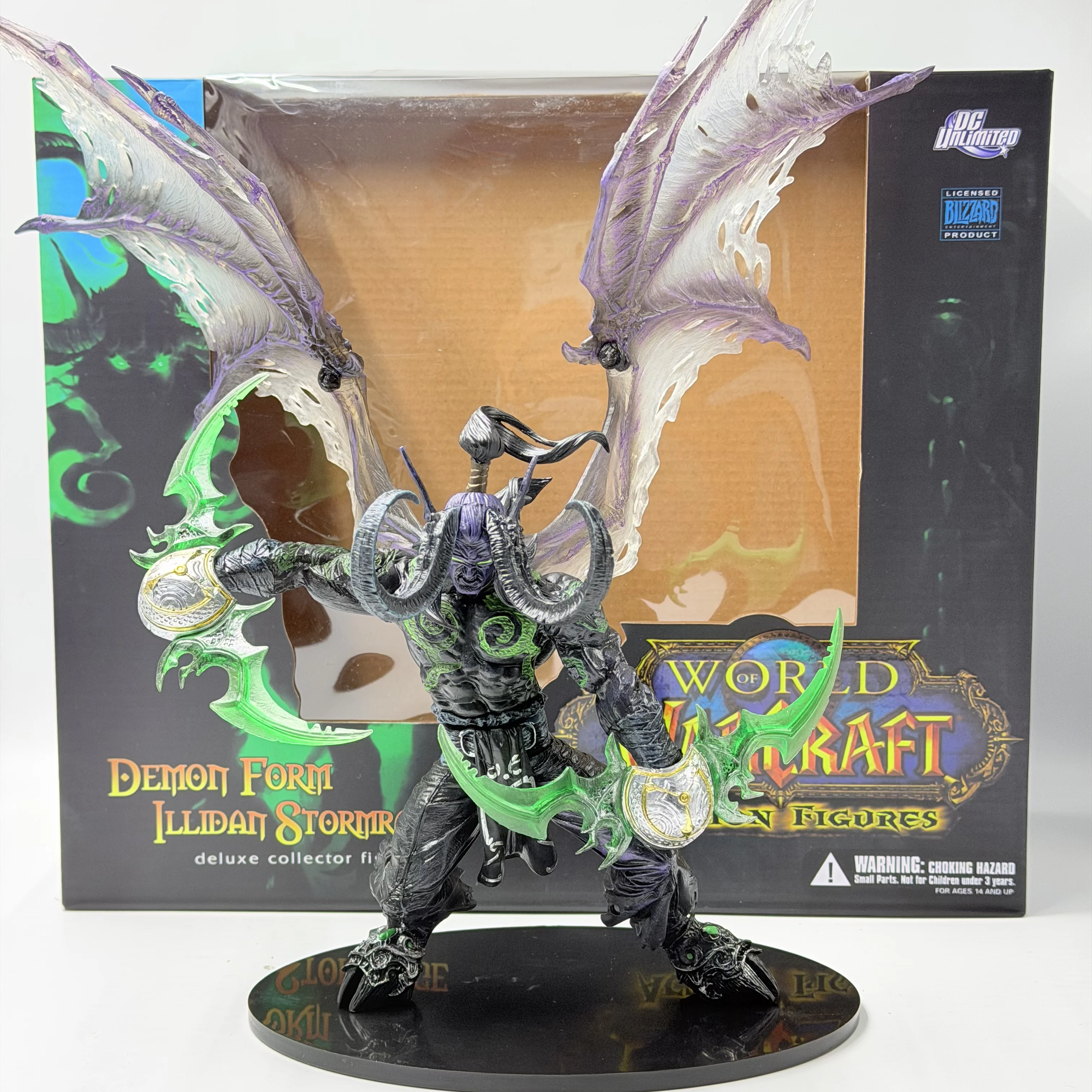

Bandai WoW Illidan Stormrage Demon Hunter DC5 Demon Form PVC Figure Collectible Model Boxed Ornament
