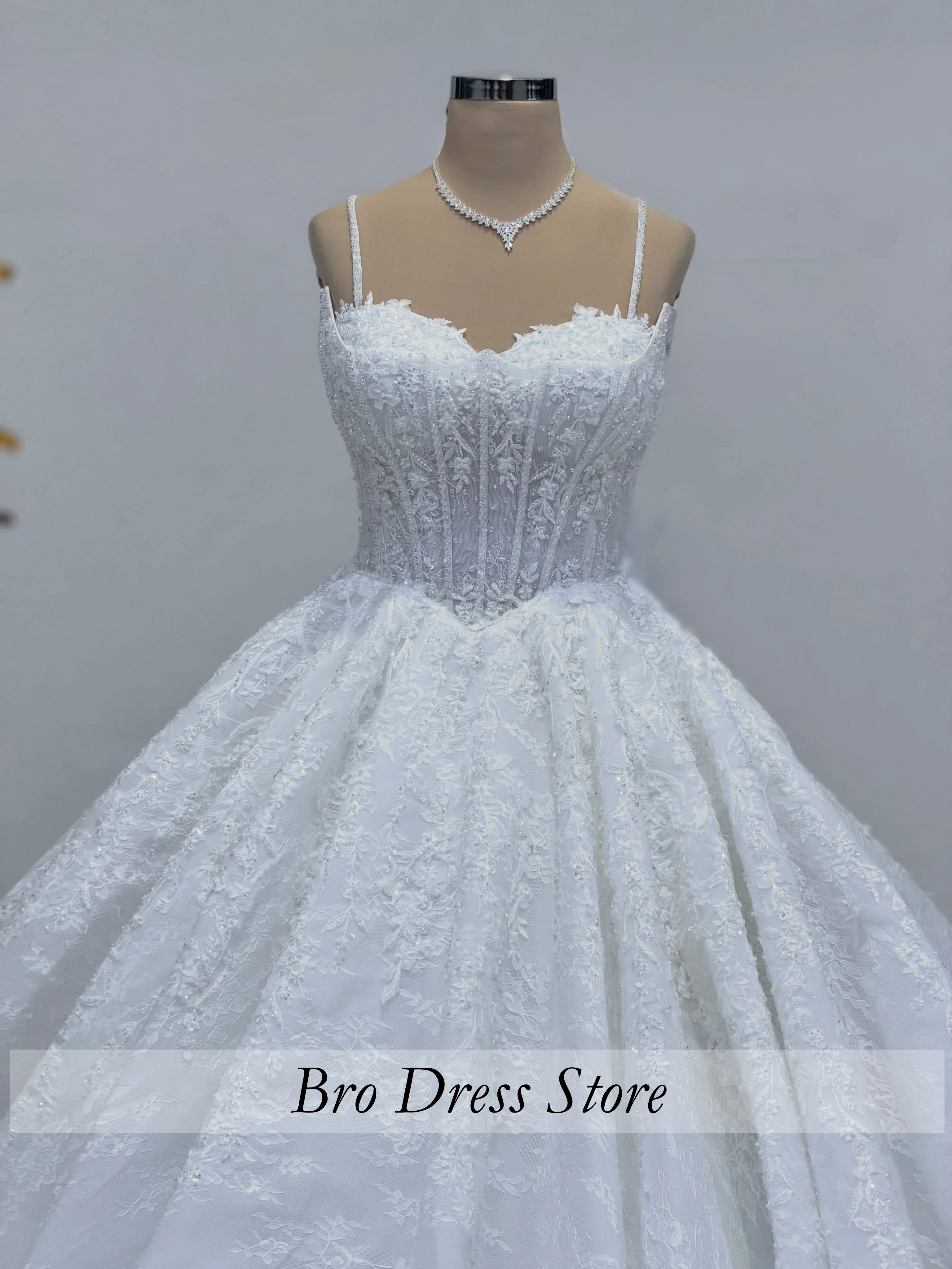 Customized Elegant Lace Wedding Dress Corset Bodice Spaghetti Straps Puffy Princess Ball Gown Bridal Dress Vestido De Novia