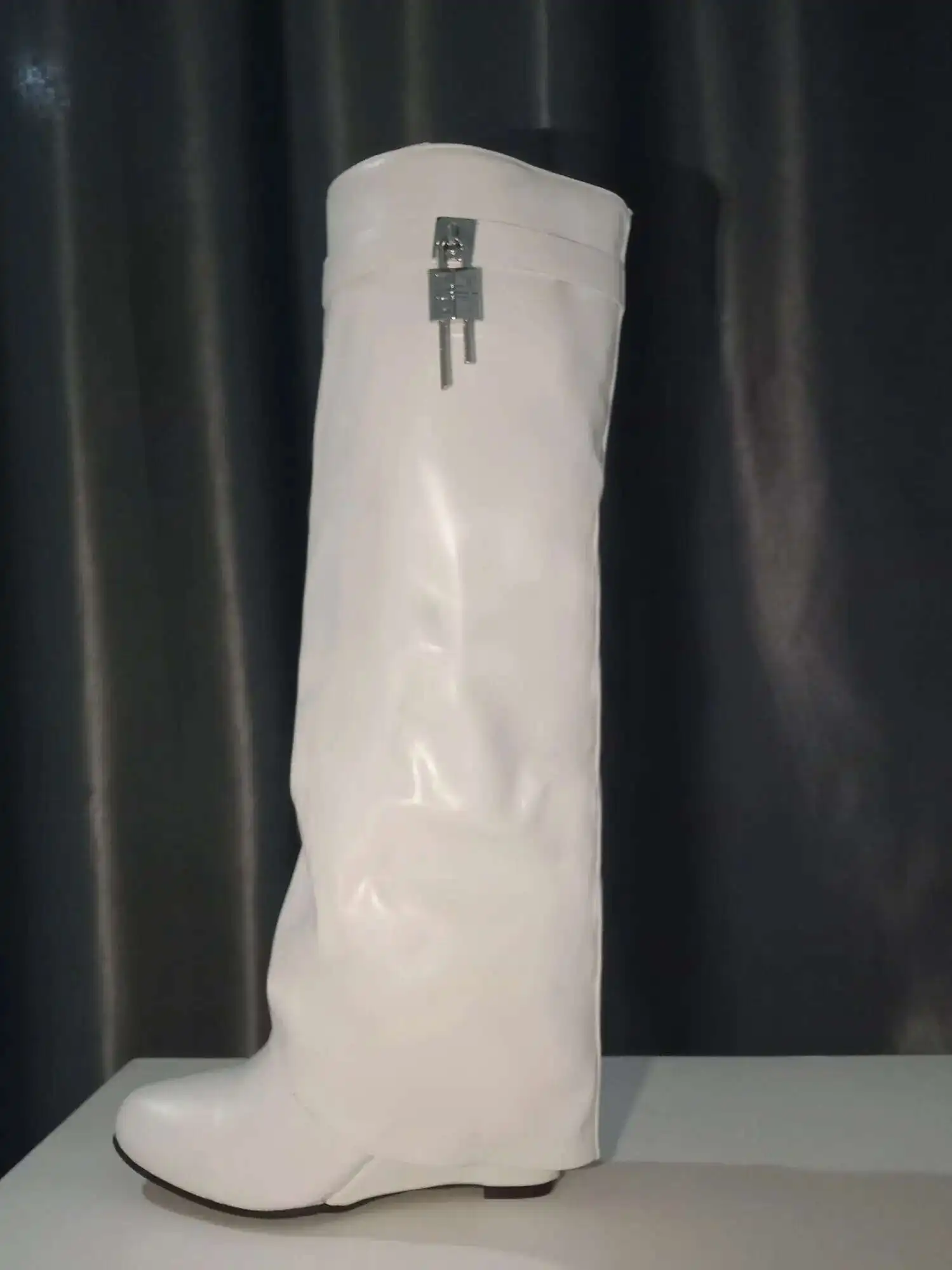 Botas hasta la rodilla con tacón de pantorrilla ancha y hebilla de Metal para mujer, zapatos de cuña para mujer, botas de vaquero con cremallera de