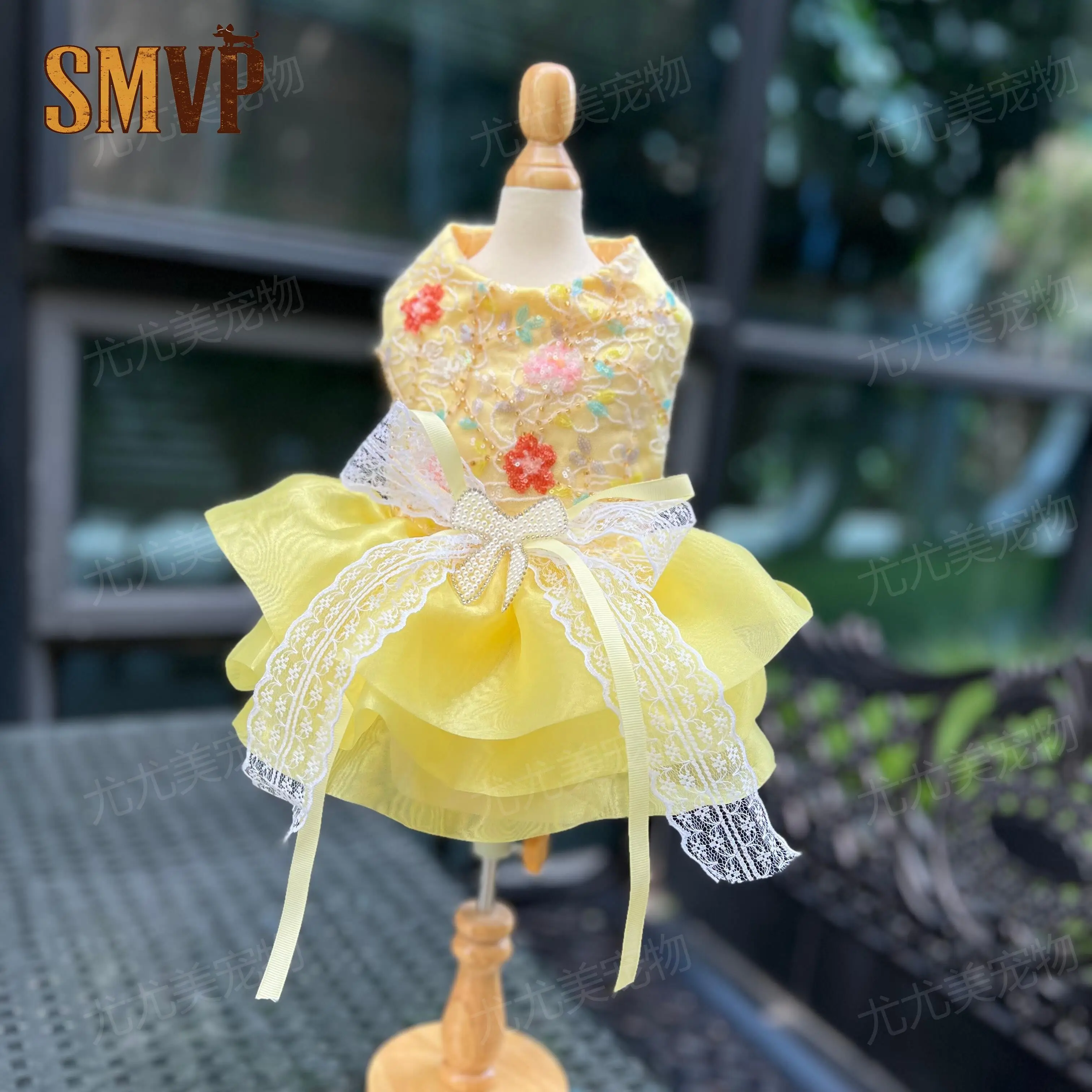

Extra Large Bow Belt Pearl Sequins Yellow Bright Cute Princess Dress Birthday Party Wedding Dresses Dog's Formal Dress