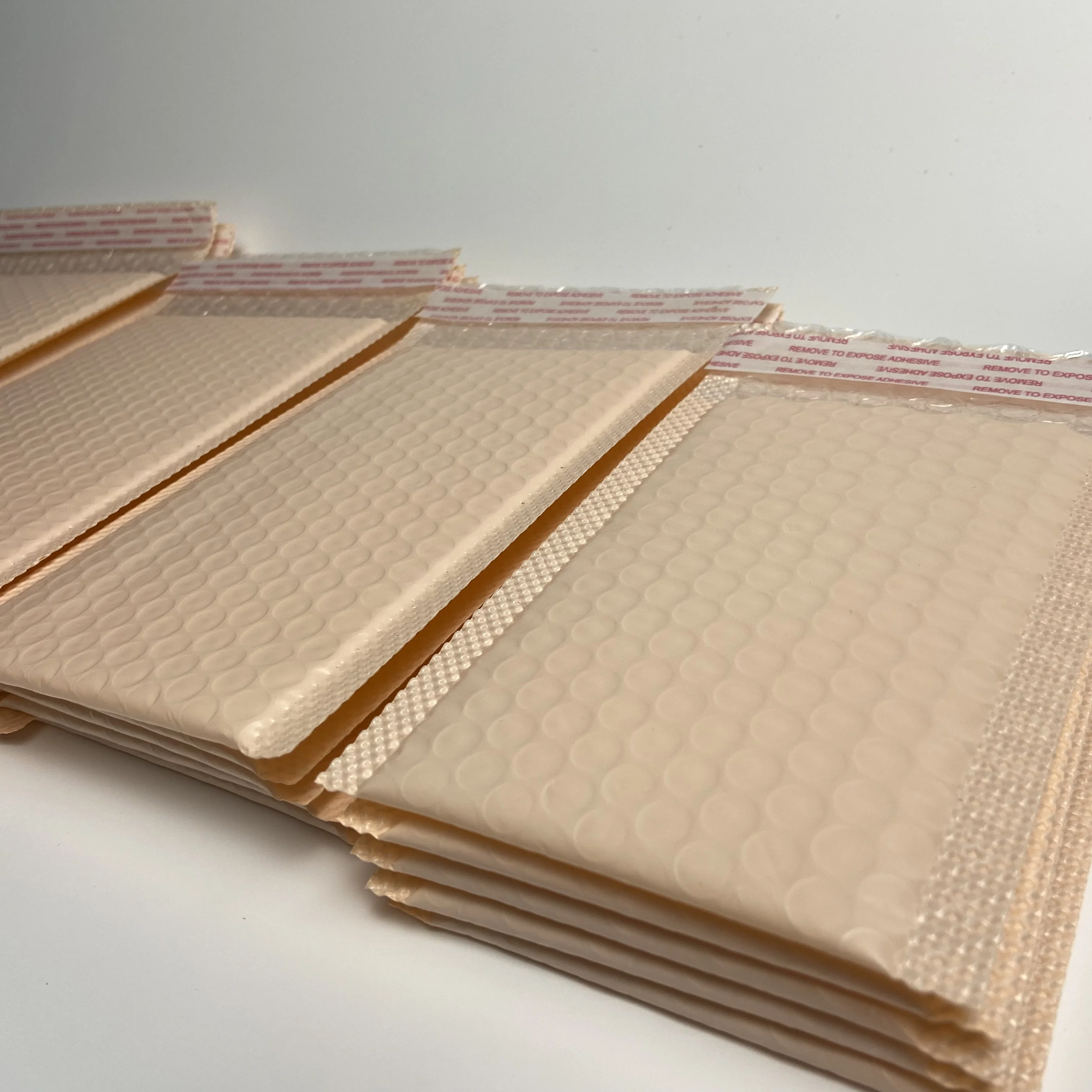 10 Buah Tas Pengiriman Warna Nude Mailer Gelembung Tas Kemasan Segel Mandiri Kemasan Amplop Empuk untuk Usaha Kecil