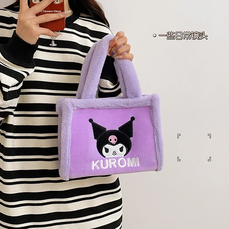 Borsa in peluche Sanrio Figura di cartone animato Kawaii Borsa morbida Autunno Inverno Borse per mummia Conservazione di moda Cosmetici Regali di compleanno di Natale