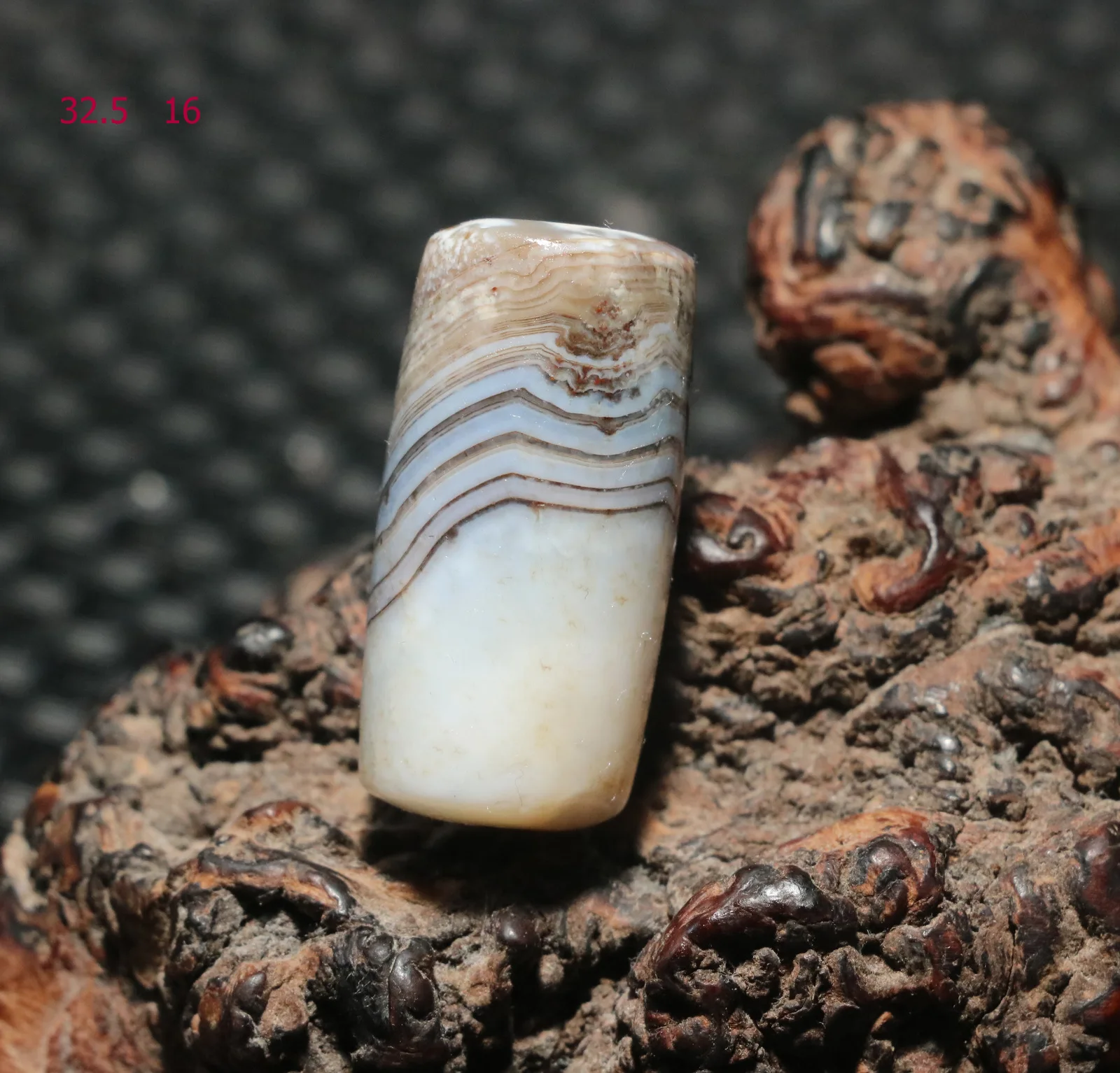 

CONGXINZAI1005009037751106 Energy Tibetan Old Agate Natural Silkworm Lines Big Rich dZi Bead Pendant Gem