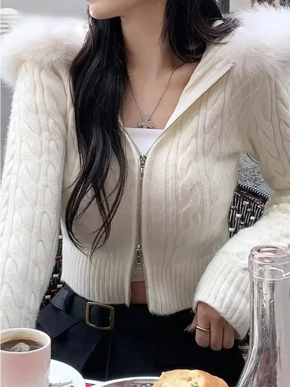 

2025 вязаная весенне-осенняя модная куртка с капюшоном, женские укороченные кардиганы с милой меховой отделкой, тонкие женские свитера на молнии с длинными рукавами