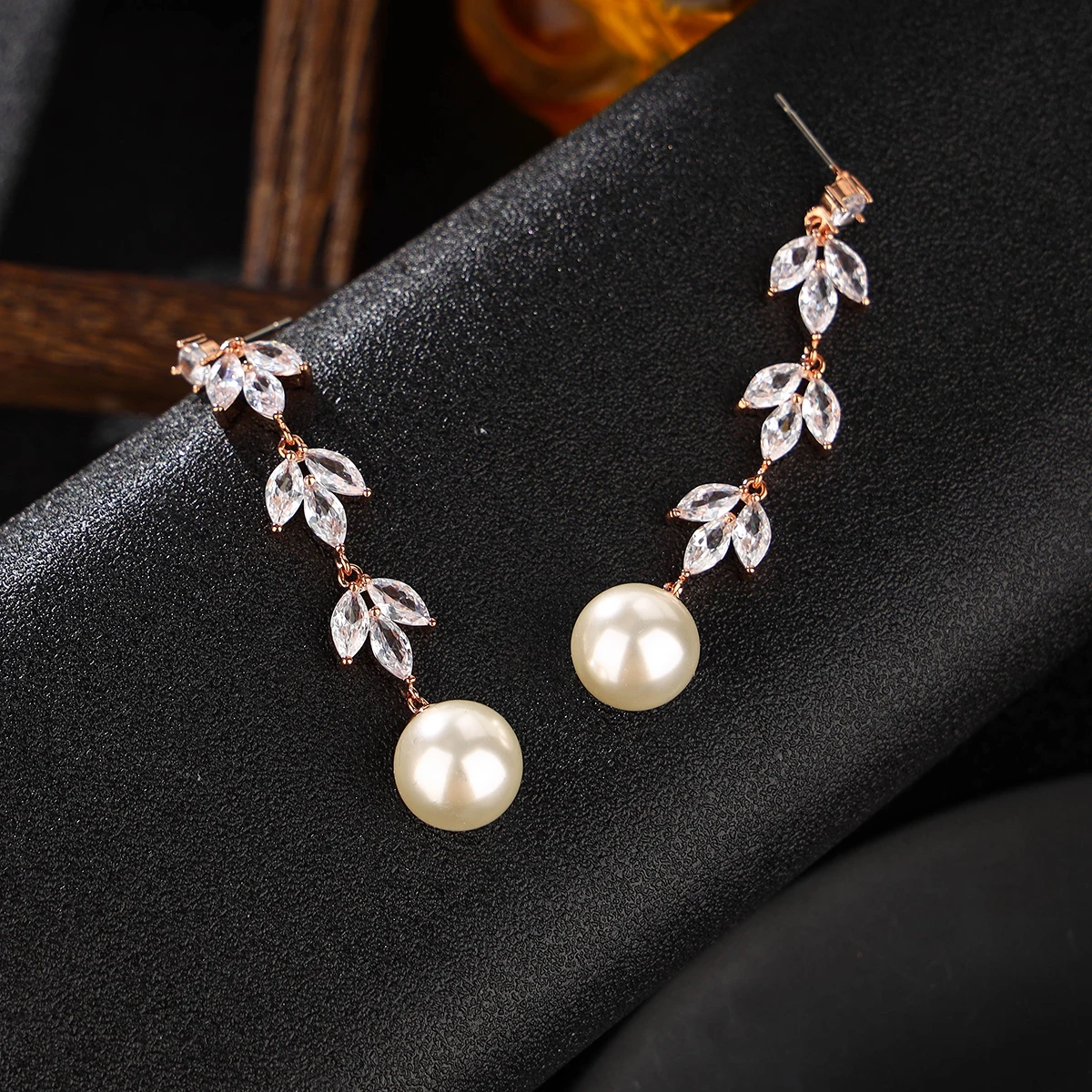 Elegant Rhinestone Drape Pearl Earrings Cubic Zirconia Pendant Earrings For Wedding Prom Party (Rose Gold)