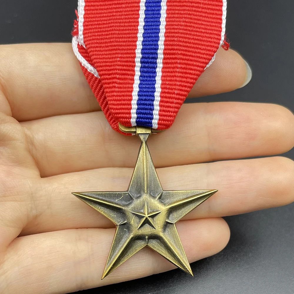 The American Commendation Star Military Medal Bronze Star Pins Honor Badge Reproduction Home Decoration Souvenir