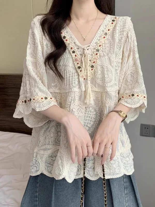 

plus Size Hook Embroidery V Ne ort Sve Lace irt Women Summer Beautiful n Sle Top Korean Loose Fit Commute Wind