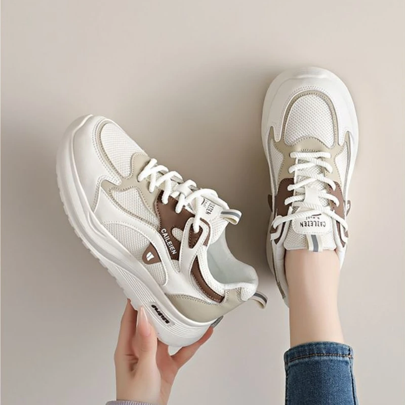 2026 Spring Summer Novel Female Air Flow Cushion Slow Run Support Clean Aesthetic Trainer Shoe Chic