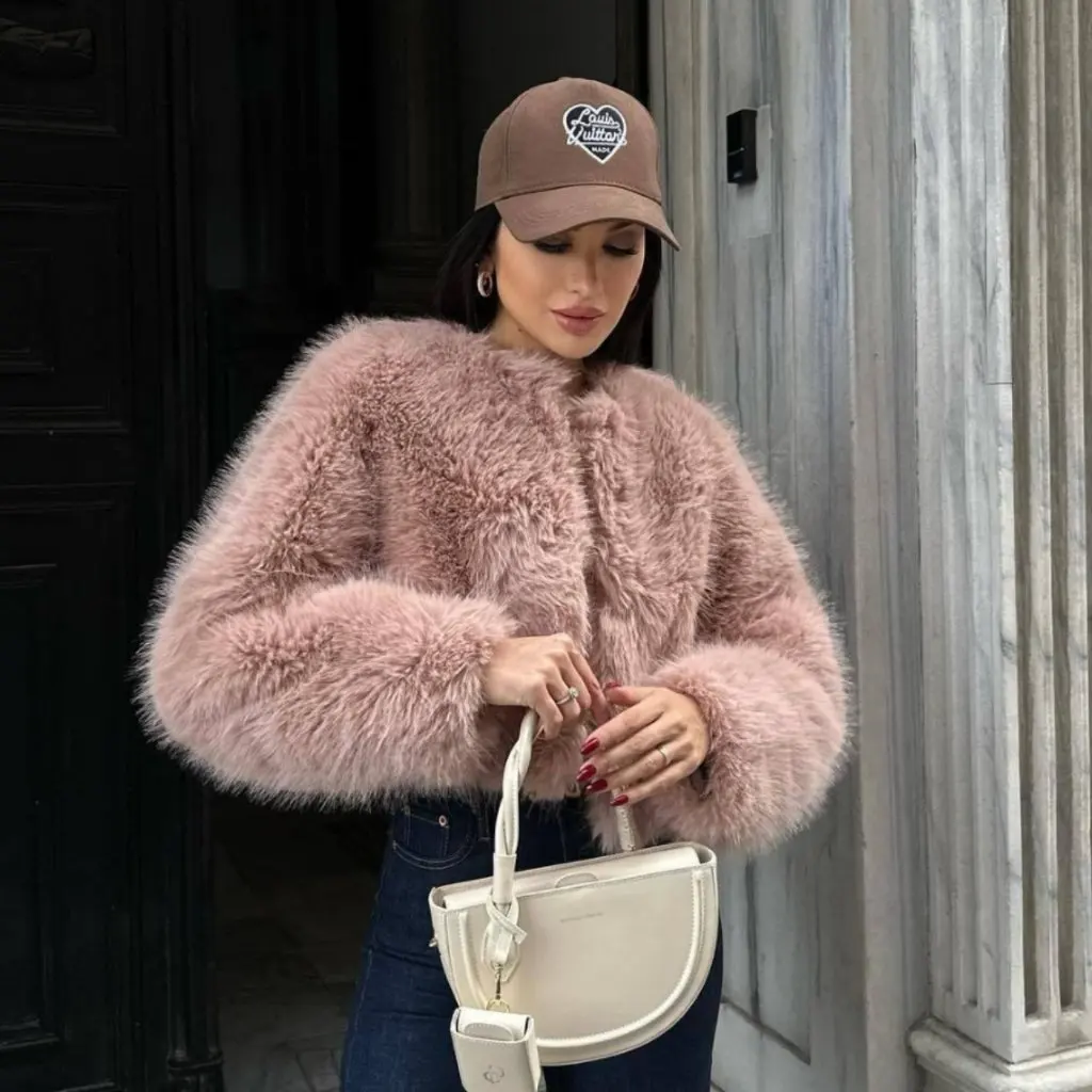 

Women's Fashion Cardigan Coat Artificial Fur Warm Short Socialite Style B62879 for Autumn Winter