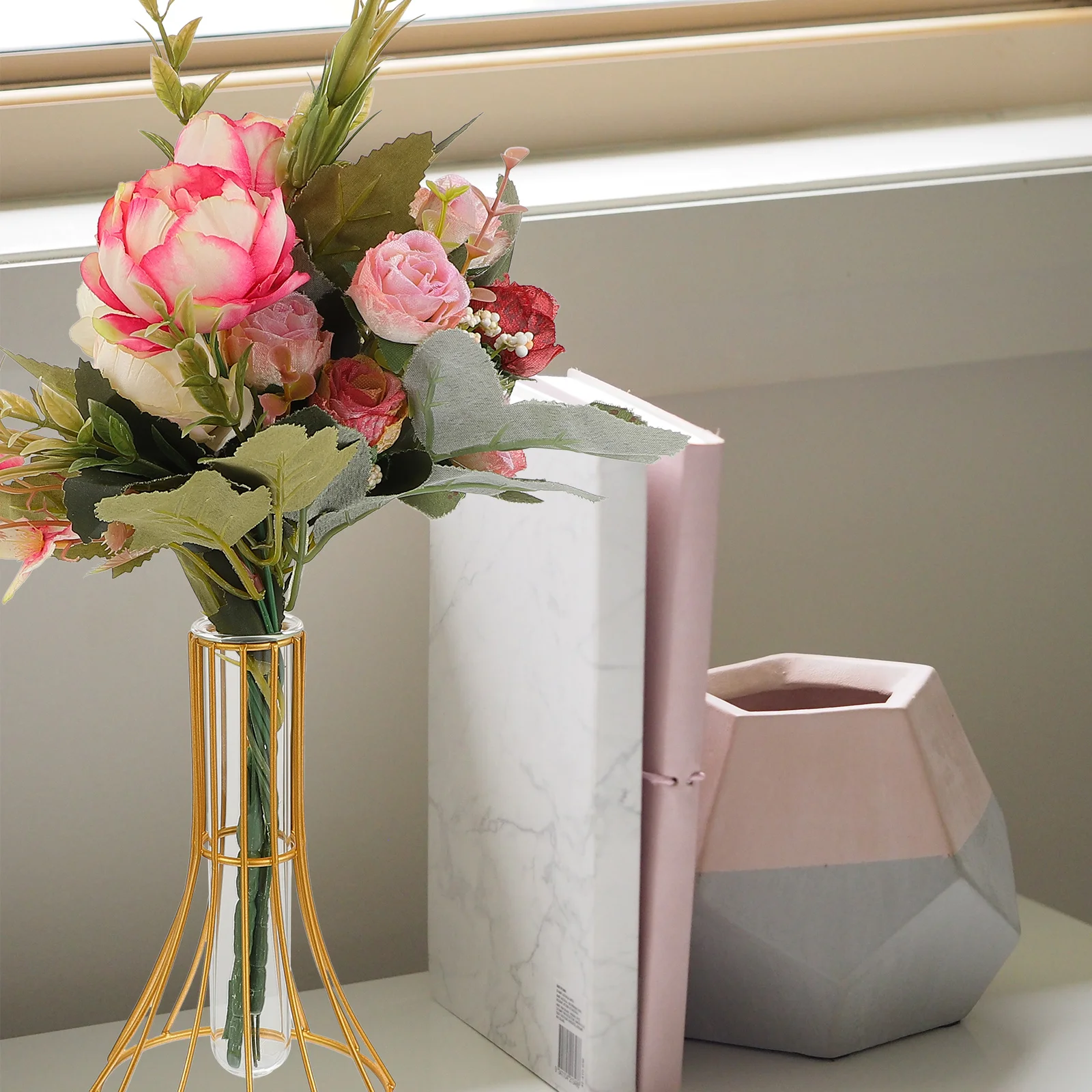 

1Pcs Slim Waist Hydroponic Vase Decorative Mini Flower Bottle Desktop Vase Garden Party Gift Hydroponic Flower Bottle