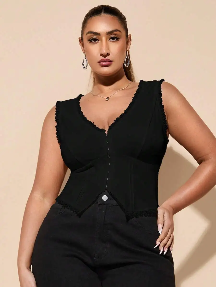 

Черный корсетный топ больших размеров с кружевной отделкой, V-образным вырезом и пуговицами спереди