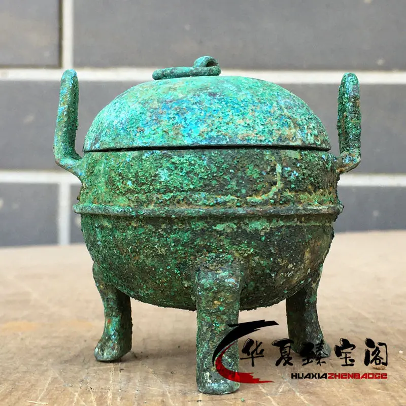 Unearthed authentic bronze three-legged tripod old bronze censer double-eared bronze tripod aromatherapy furnace green rust old