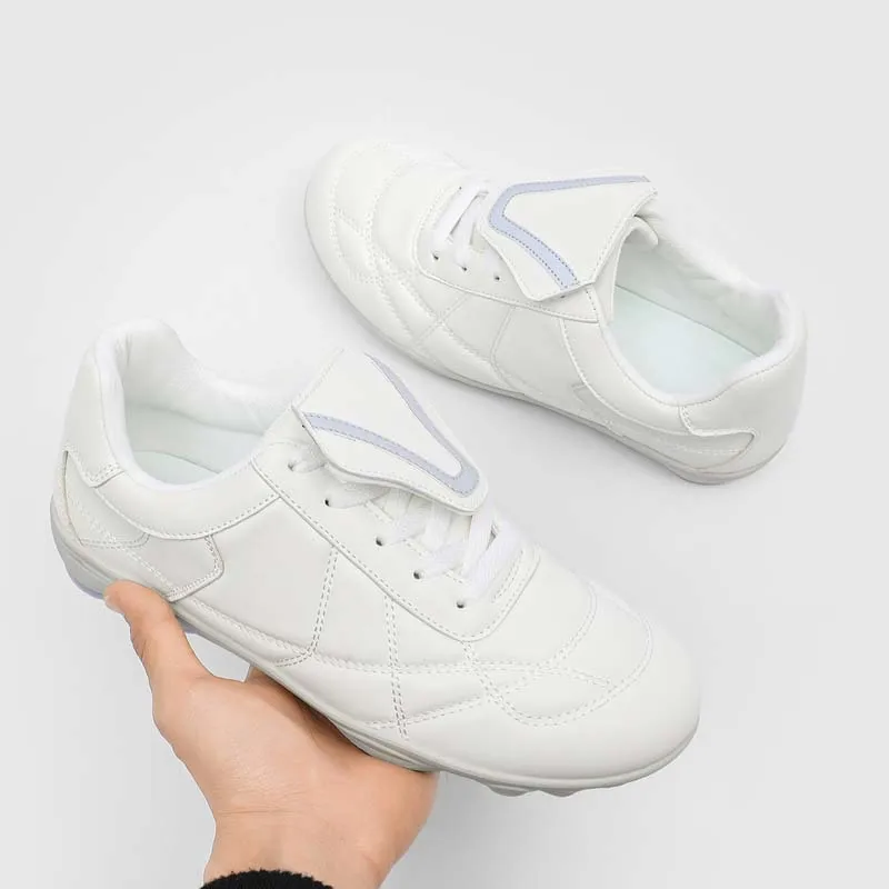 2026 New Retro Round Toe Flat Bottom Tie Hundred Casual Shoes Comfortable Lightweight Soft Bottom Shoes Men Fashion Sneakers