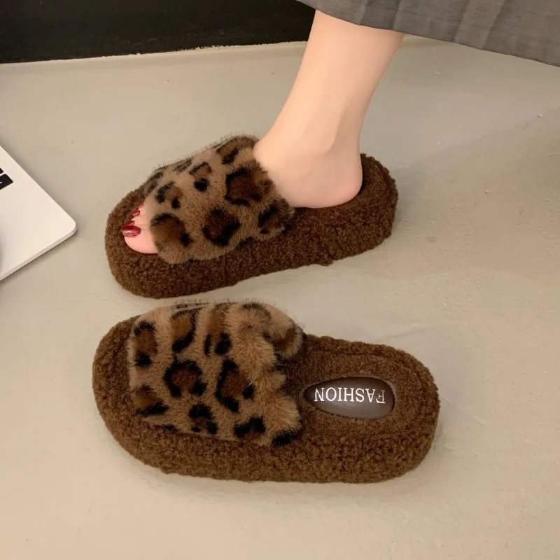 

Women Fur Slippers Leopard Flats Platform Shoes 2025 Trend Winter New Fashion Sandals Designer Open Toe Woman Cozy Flip Flops