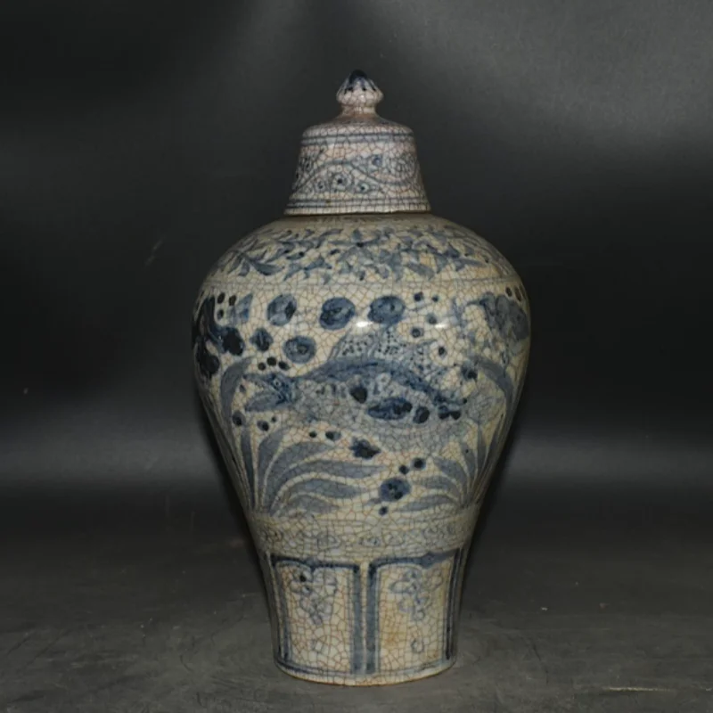 Antique ceramic blue and white fish and algae patterned lid jar decorative bottle folk art collection modern classical crafts
