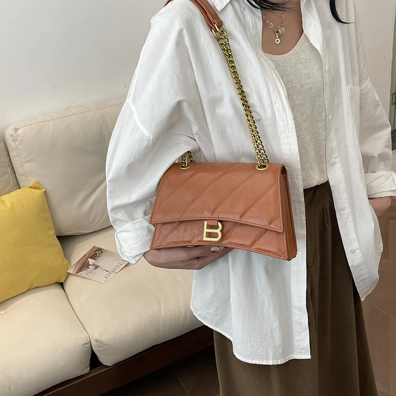 

‌2025 New Retro Commuter Bag for Women - Rhombus Underarm Purse with Chain Strap, Trendy Shoulder & Messenger Crossbody Bag‌