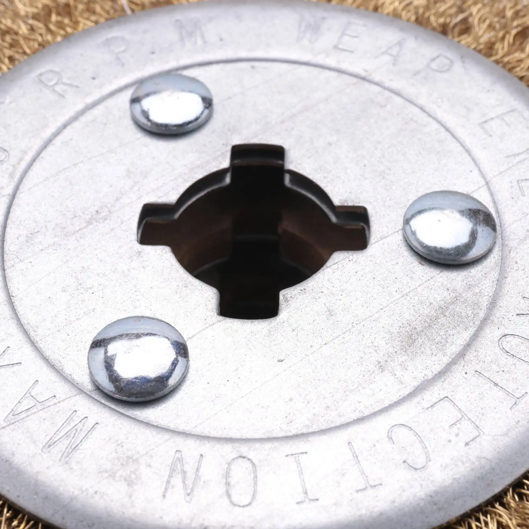 nuevo-y-popular-rueda-de-cepillo-de-alambre-para-pulido-y-desbarbado-de-madera-y-pintura-para-maquina-electrica-de-rayado