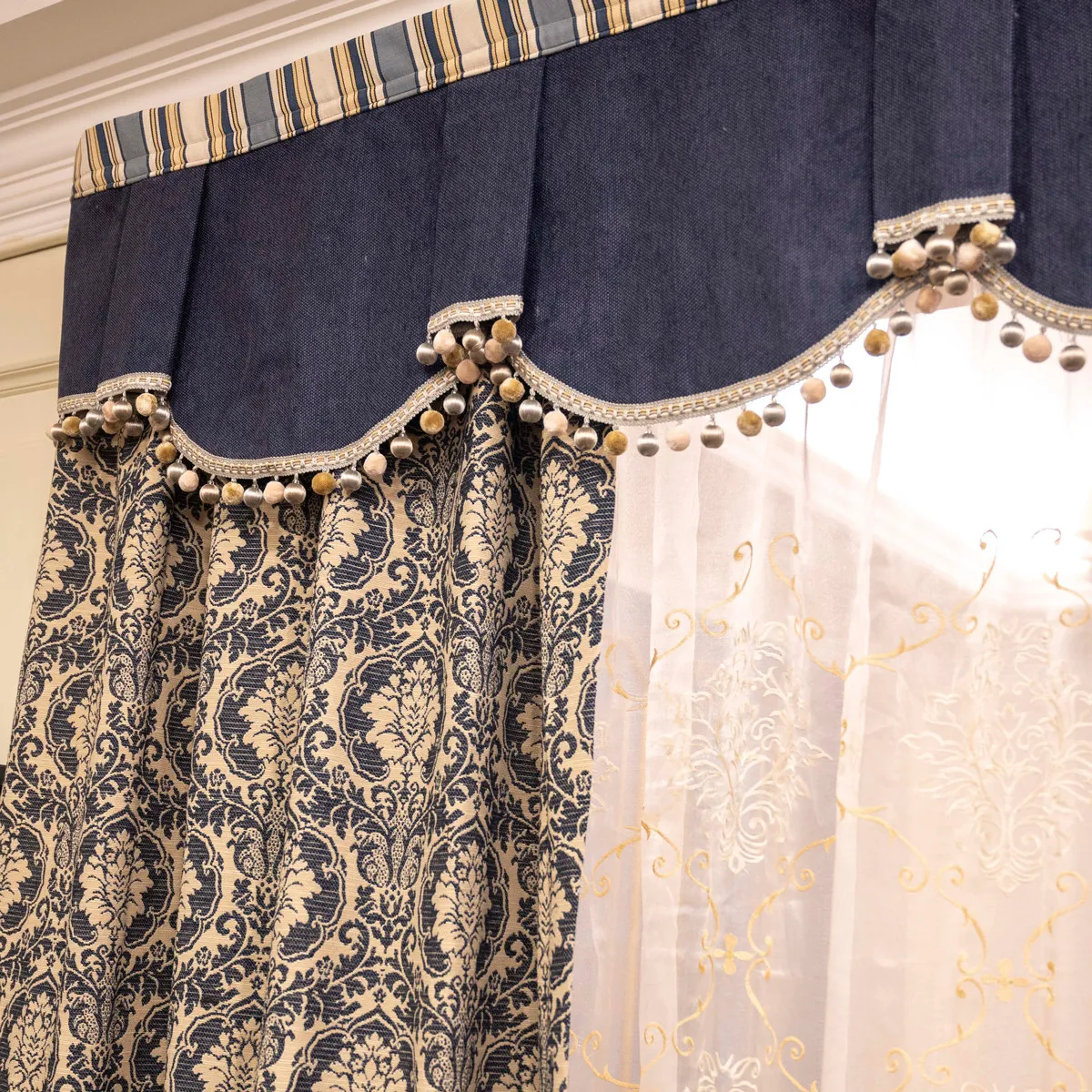 

Blue European Flower Printing Thickened Chenille Curtains for Living Room Bedroom Partition Curtain Balcony Customized French