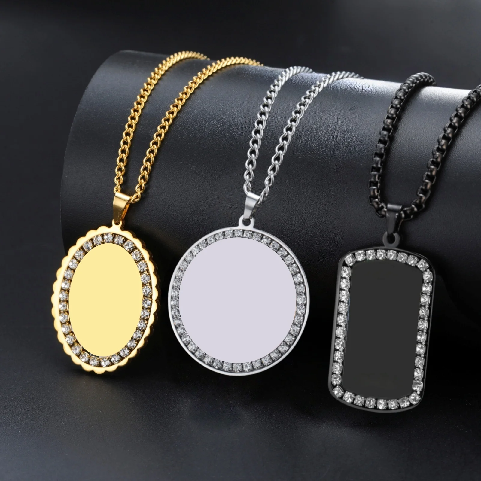 

Jeshayuan Circle Medal Pendant Necklace Square Charm With Zircon Necklace Hip Hop Jewelry Gift For Men Women