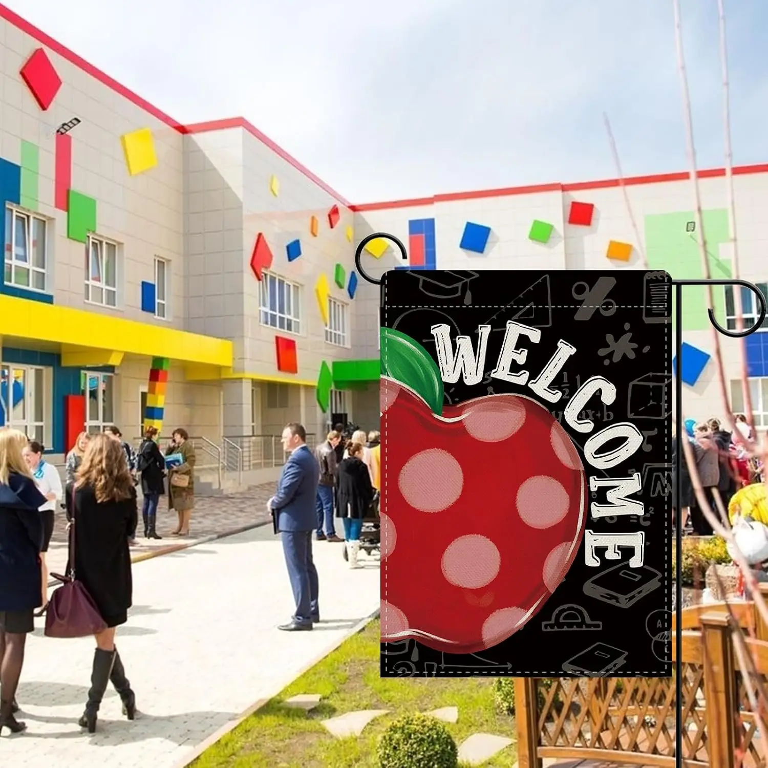 Dyrenson Back To School Apple Decorative Garden Flag, First Day of School | Classroom Kindergarten Yard Outside Home Decorat uui