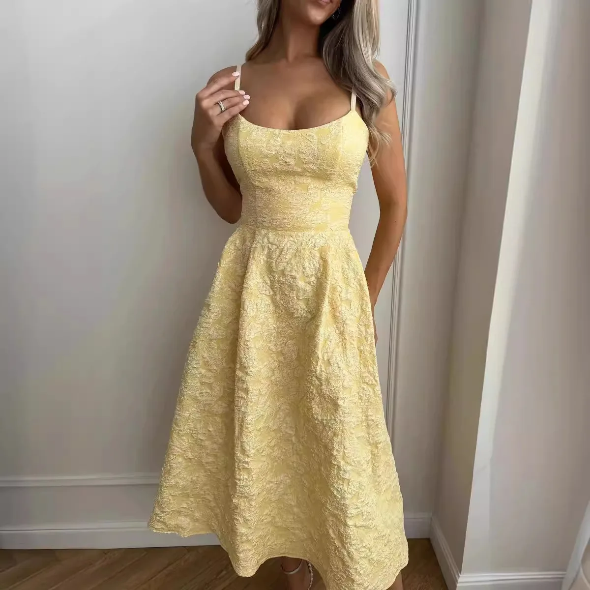 ชุดเดรสลายดอกไม้สไตล์วินเทจเอวสูงสีพื้นผ้าฝ้ายคอตตอนทรงมิดิ ปิดด้วยซิป รุ่นใหม่ประจำฤดูร้อนปี 2024