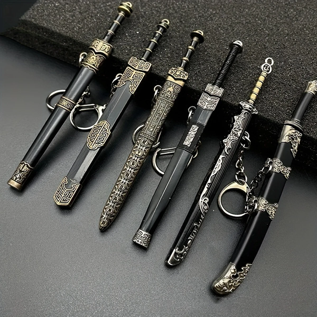 Ancient Sword Design Key Chain Men Key Bag Pendants Chinese Style Sheathed Sword Model Qin Shi Huang's Sword Keychain Jewelry