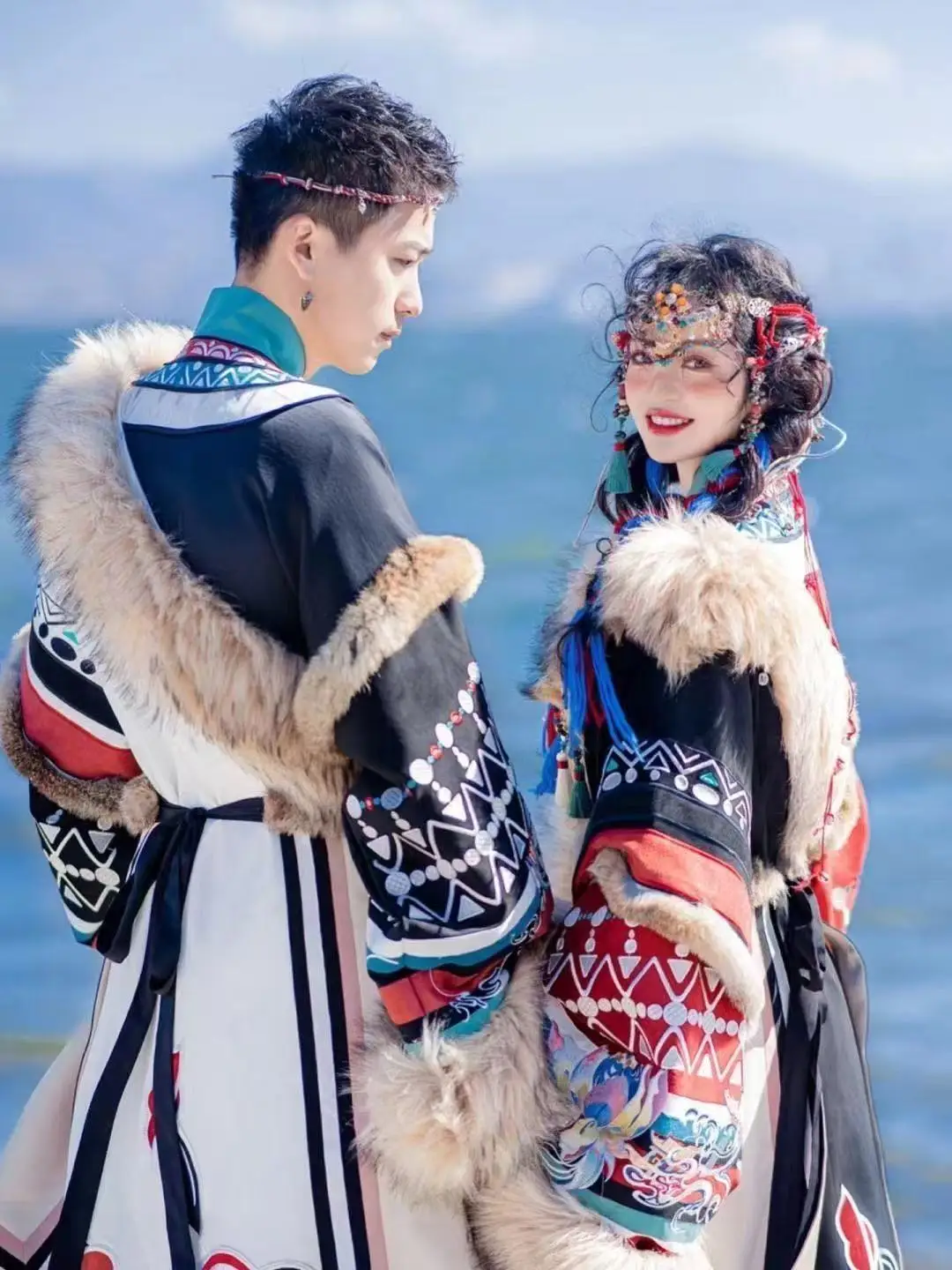 Classic Embroidered Tibetan Robe Men Women Traditional Plush Collar Clothing Couples Travel Wedding Photography HanfuDress Niche