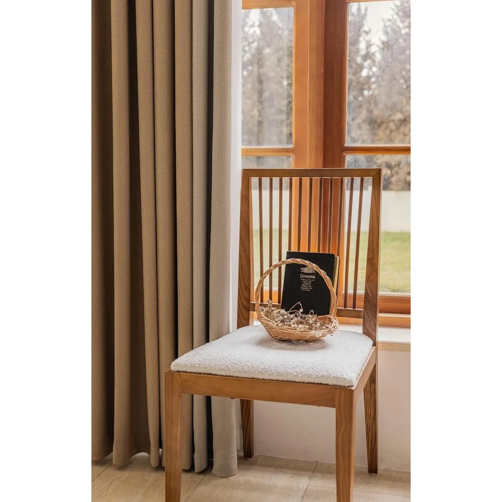 Zasłony okienne z efektem zaciemnienia, patchworkowe, z szenili, kolor jasny kawowy, 137x244 cm, z oczkami, do salonu.