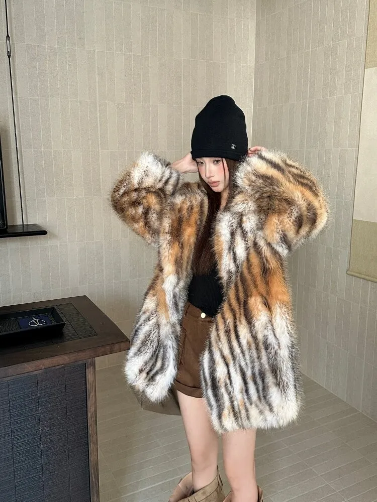 winter Lady Loose Fit Pattern Faux Fox Fur Jacket Outerwear High Quality Party Coat Fashion Long Sleeve Women Mid Length Coats