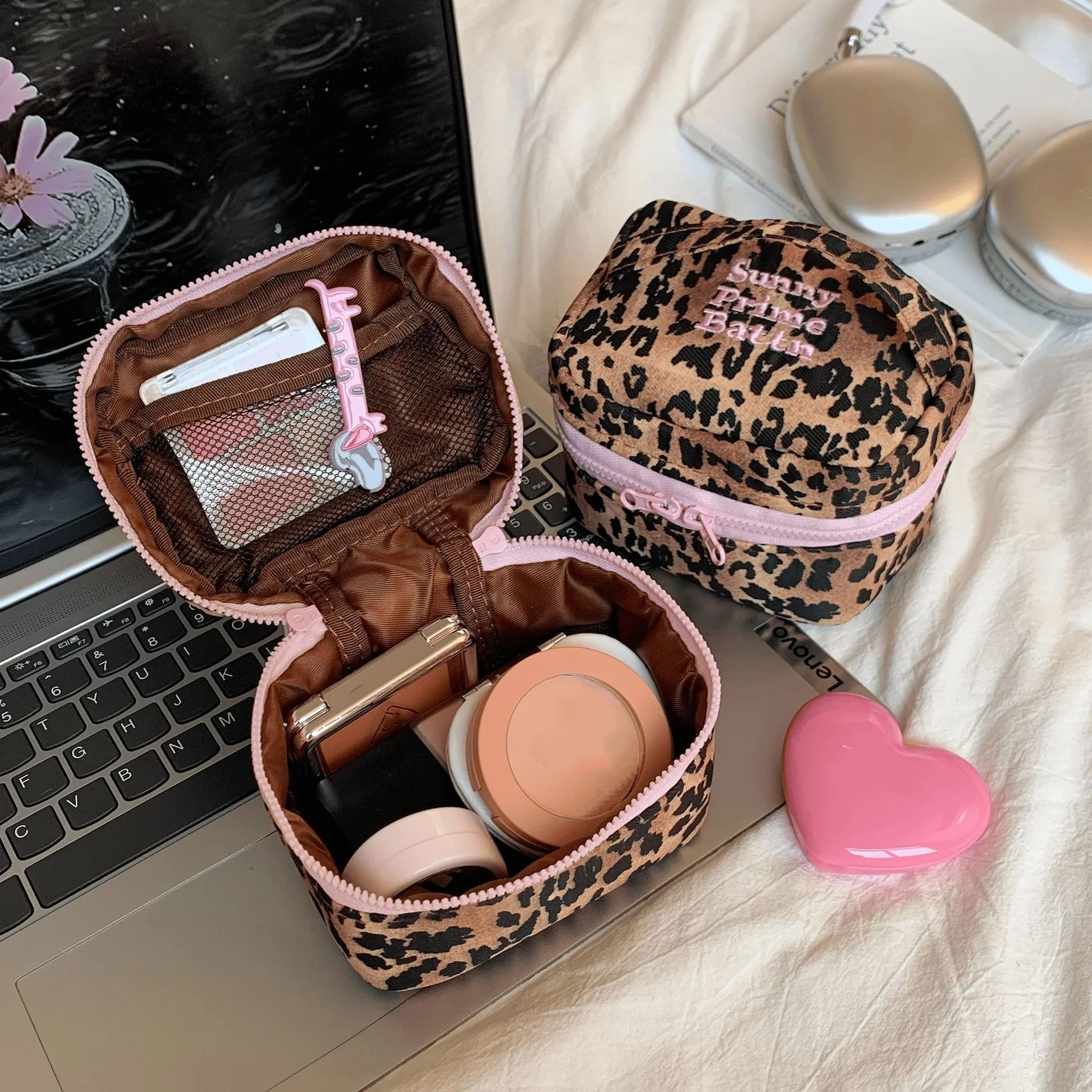 Retro leopard print makeup bag, 3D small square bag, large capacity portable travel skincare storage bag, handbag