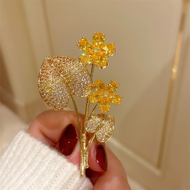 Brooch For Women Pin Buckle Yellow Cubic Zirconia Five Petal Fashion Jewelry Party Dress Accessories