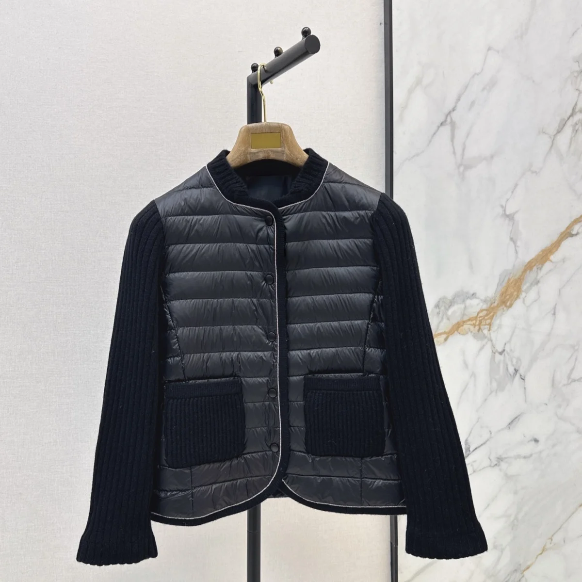 2026 High Quality Women's Vertical Pit Strip Knitted Splicing Thin Down Jacket--26929140