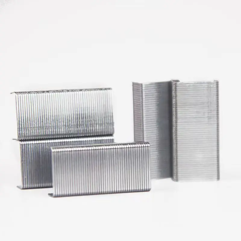 

Скобы 2026, стандартные, длиной 1/4 дюйма, 24/6, с незабивающимся долотообразным наконечником, 1 коробка (1000 скоб), подходят для стандартных степлеров