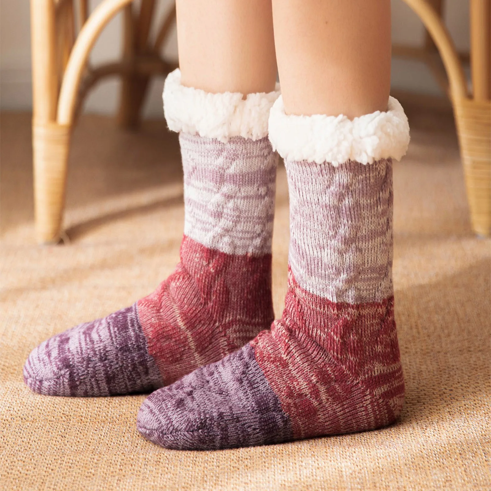 Womens Christmas Non Slip Slipper Socks Winter Warm Fuzzy Fleece Lined Home Socks Foot Warmer Xmas Snow Socks Calcetines Mujer