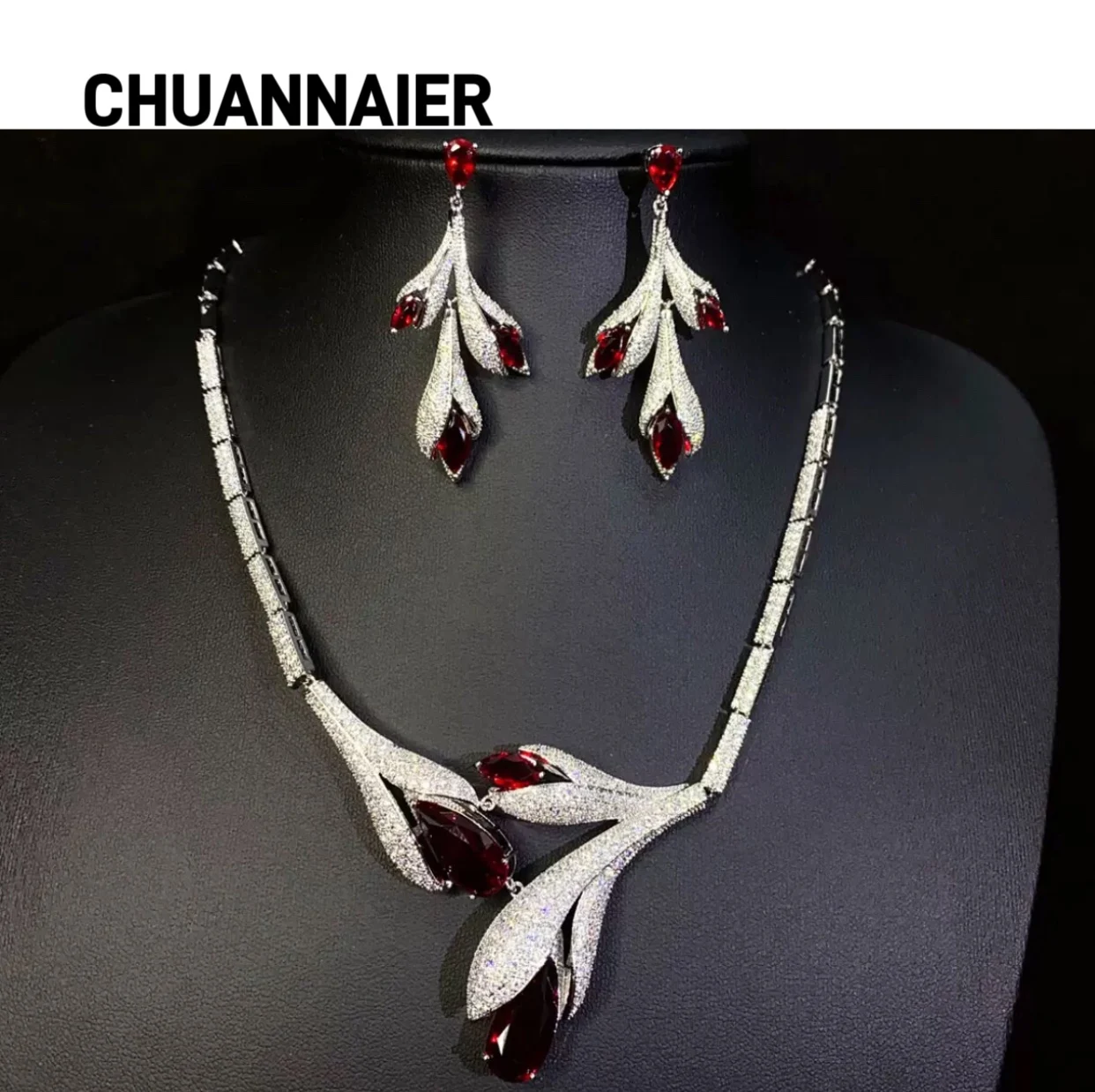 

Elegant and fashionable luxury high-end earrings and necklaces, suitable for women to wear,with a micro-inlaid zirconium jewelry