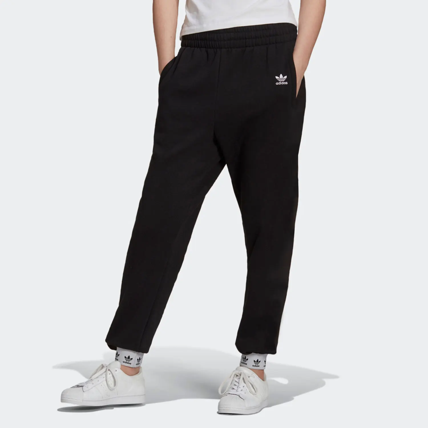 

Оригинальные женские спортивные теплые брюки до щиколотки Adidas Three Stripes Seasonal HB6029