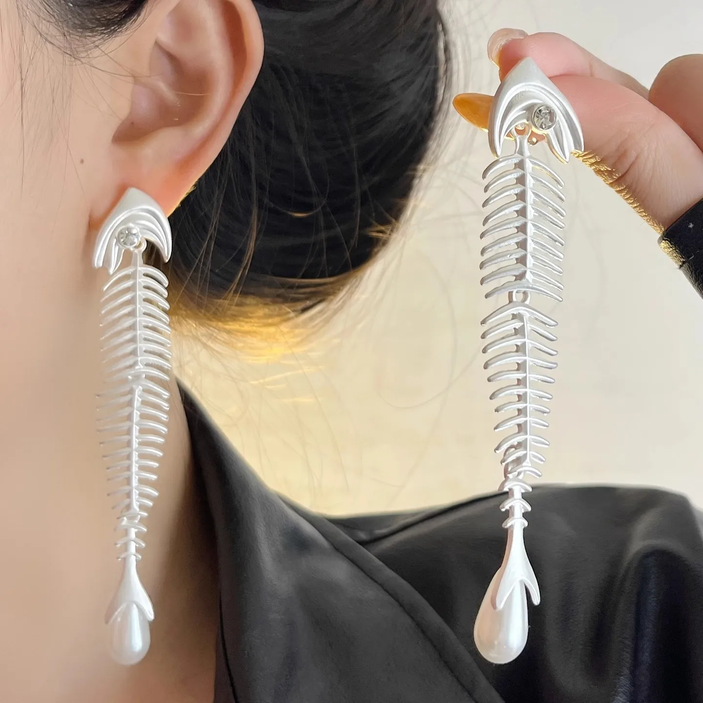 European Vintage-Style Exaggerated Long-Length Fishbone Fringed Pearl Drop Earrings Fashionable Trendy Jewelry