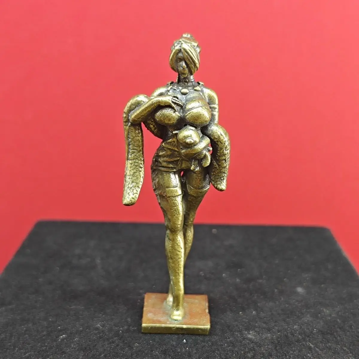 

​​Antique Brass Elegant Female Figurine - Detailed Model Sculpture for Desktop Display, Collectible Miniature Ornament​​