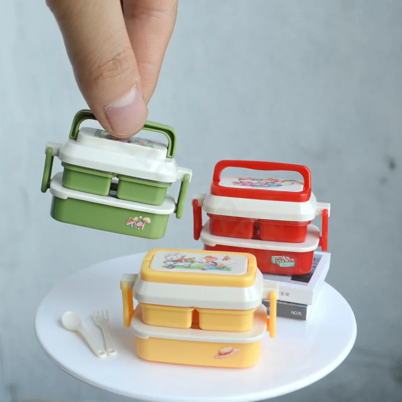 

1/12 Dollhouse Simulation Hand-held Lunch Box Picnic Box Model Doll Home Mini Kitchen Tableware Decoration Pretend Play Toys