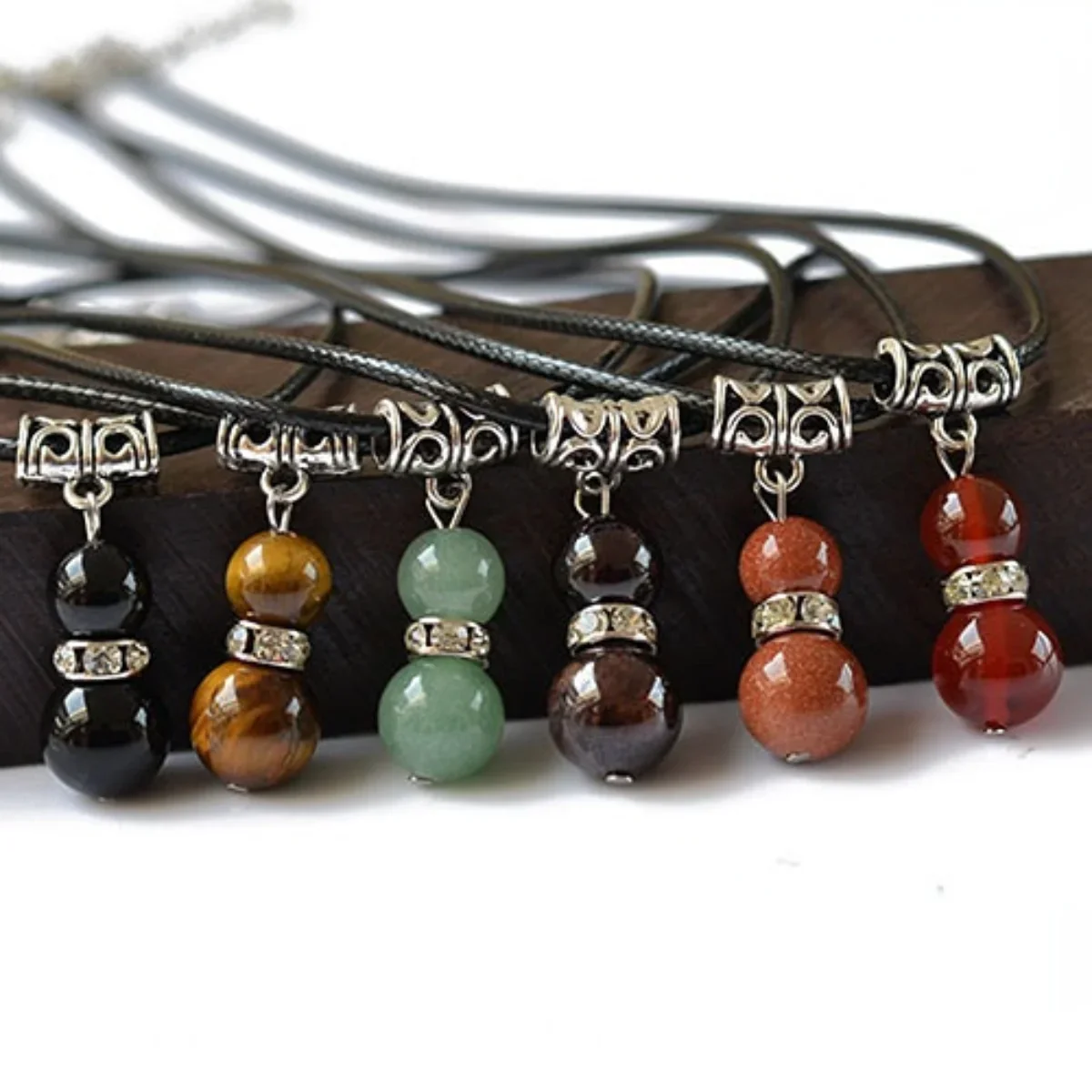 

Natural Black Tiger Eye Garnet Sand Stone Agate Jade Chalcedony Gourd Necklace Leather Rope Ancient Natural Stone Gem Neck Wear