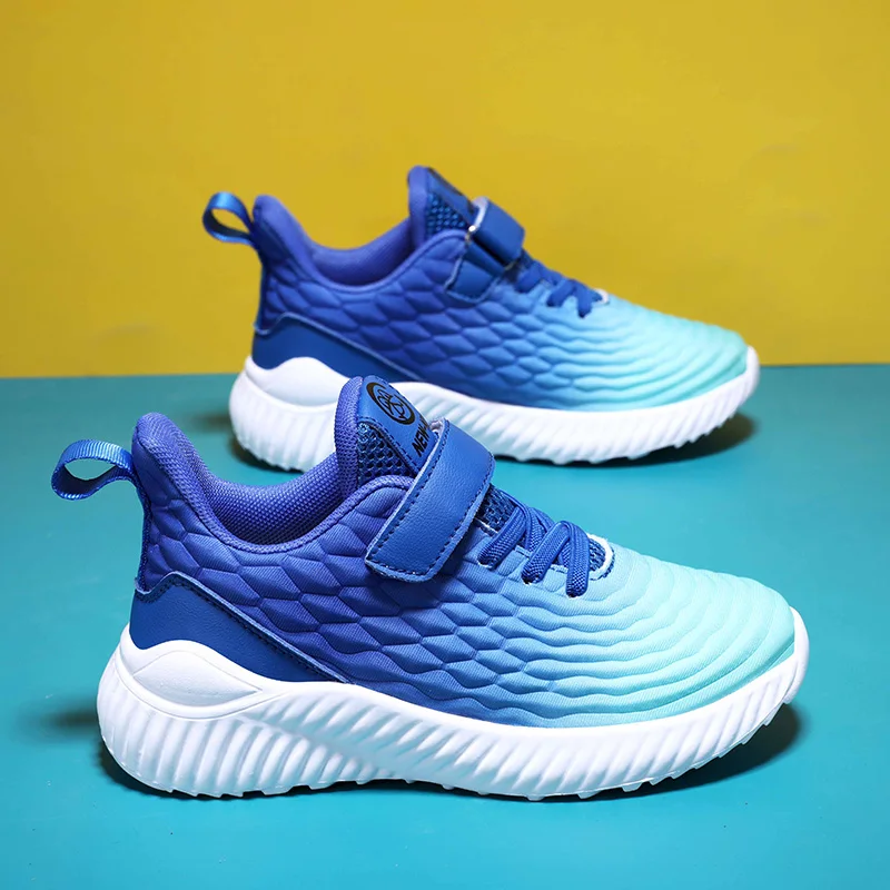 夏の新しい子供カジュアルシューズグラデーションミニマリストソフトスポーツシューズ屋外快適な超軽量ロートップランニングシューズ